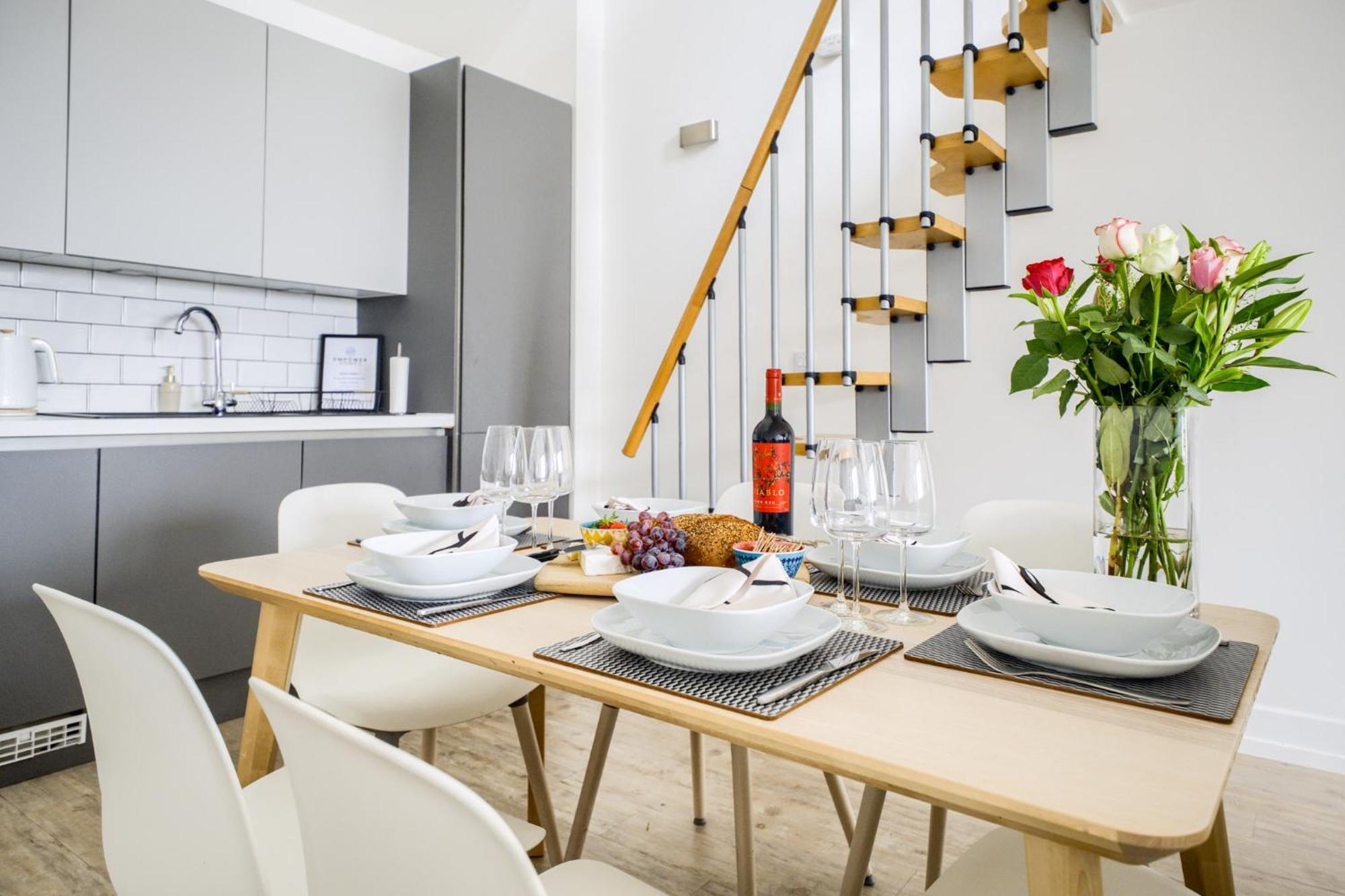 Coventry Large 4-Bed Townhouse By Empower Homes المظهر الخارجي الصورة